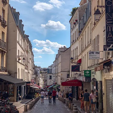 Notre Dame - Premium For 4 *