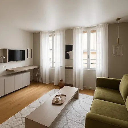 Notre Dame - Premium For 4 *