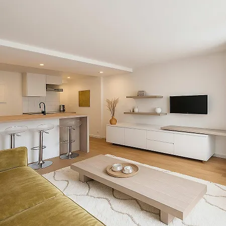 Notre Dame - Premium For 4