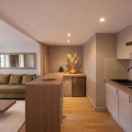 Notre Dame - Premium For 4