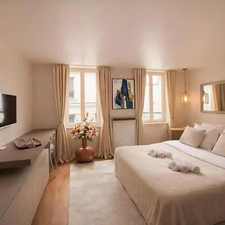 Notre Dame - Premium For 4